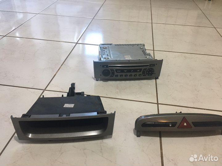 Магнитола на Peugeot 308