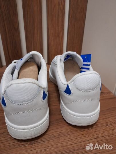 Новые кроссовки женские 38