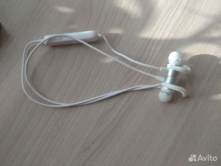 Беспроводные наушникиFujida e14