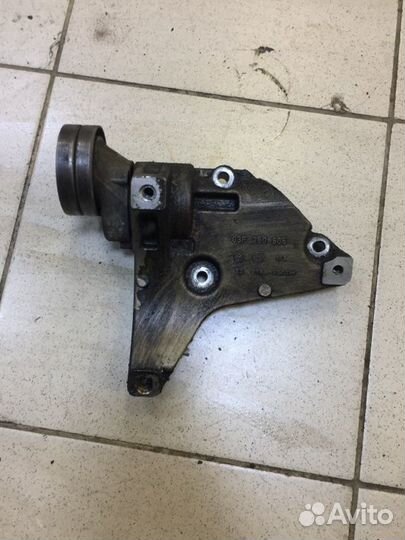 Кронштейн вспомогательных агрегатов Volkswagen