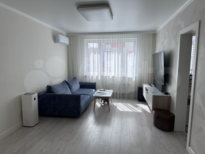 2-к. квартира, 60 м², 8/17 эт.