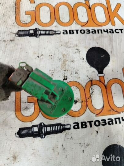 Моторчик омывателя фар Nissan Terrano R20