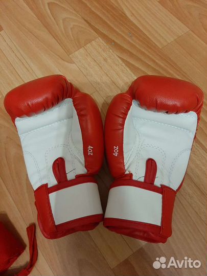 Перчатки для единоборств, турник настенный