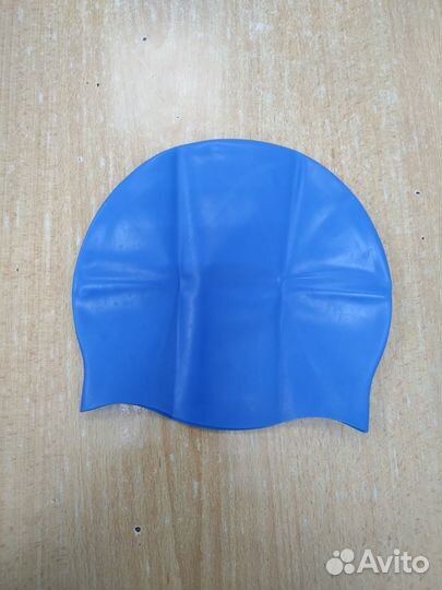 Шапочка и очки для плавания