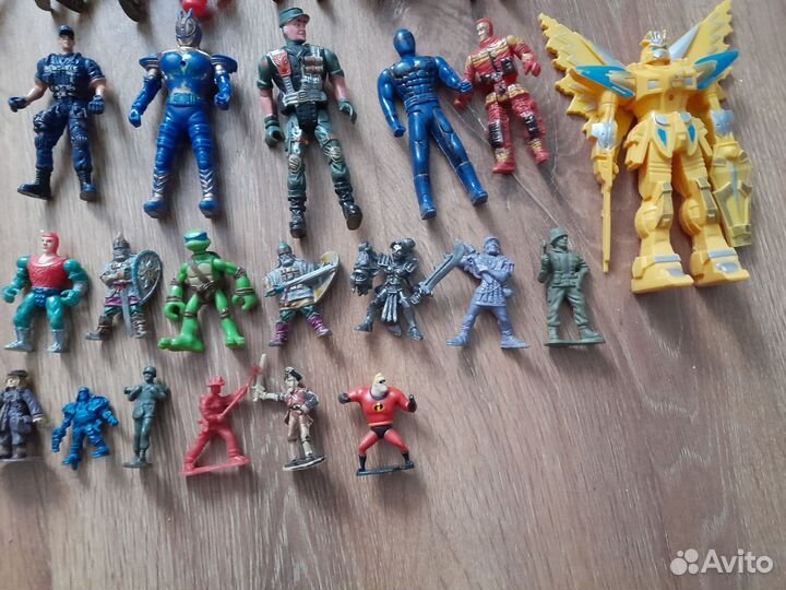 Солдатики и машинки