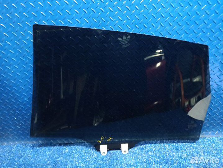 Стекло двери заднее правое Honda Cr-V 4