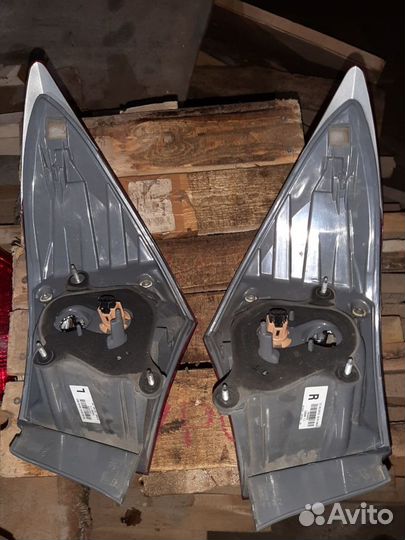 Задние фонари Corolla 180 оригинал