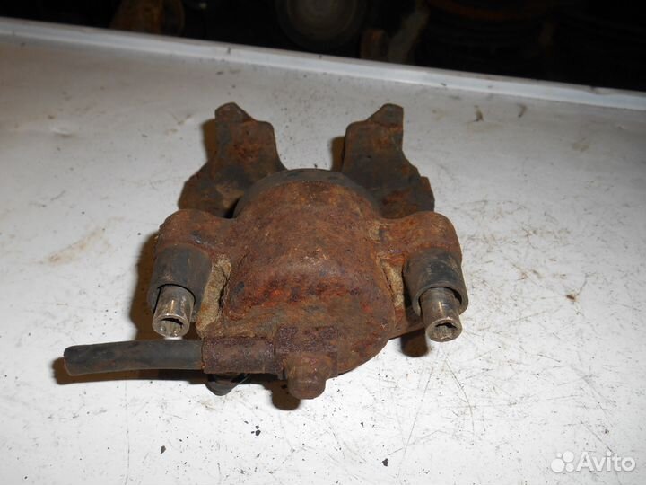 Суппорт передний правый Opel Omega B Опель Омега Б