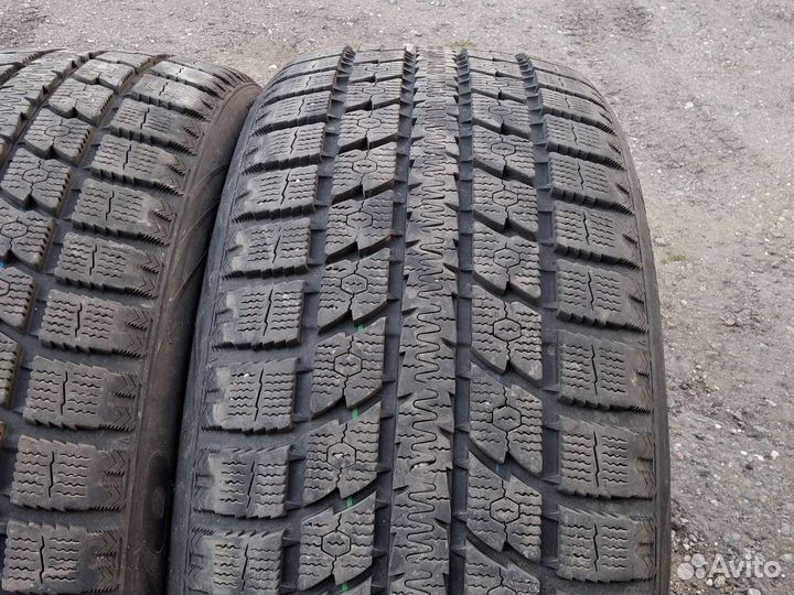 Toyo Observe GSi-5 275/40 R22