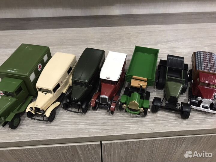 Модель СССР 1:43 грузовик скорая помощь