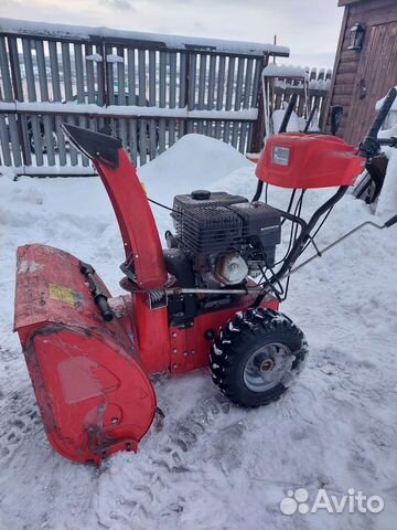 Бензиновый снегоуборщик