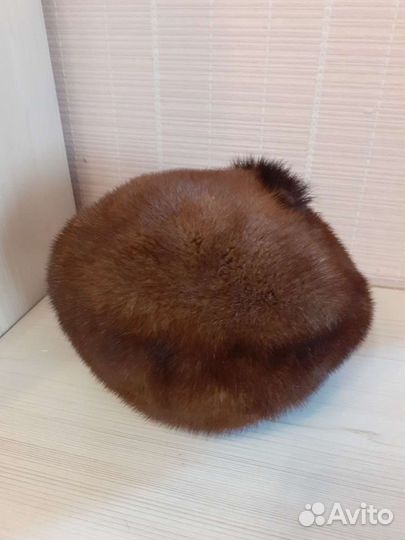 Женская шапка