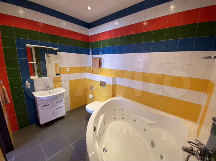 2-к. квартира, 42 м², 1/6 эт.