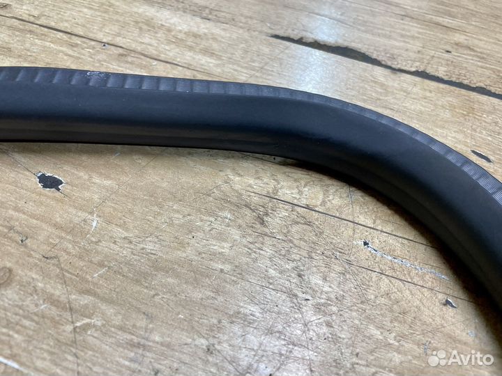 Уплотнитель дверного проема Opel Insignia 08-13г