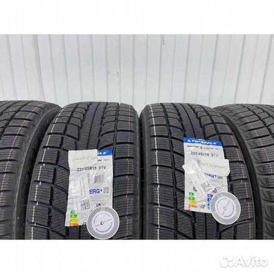 Triangle TR777 215/60 R17