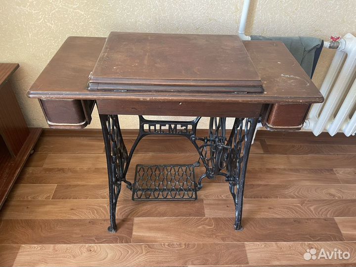 Швейная машина П.Г.М.З