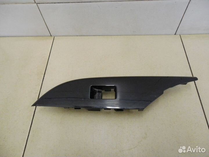 Накладка (кузов внутри) Hi Lux 2015