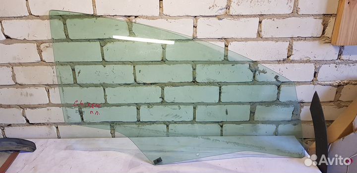 Citroen C4 (05-11) Стекло двери переднее правое