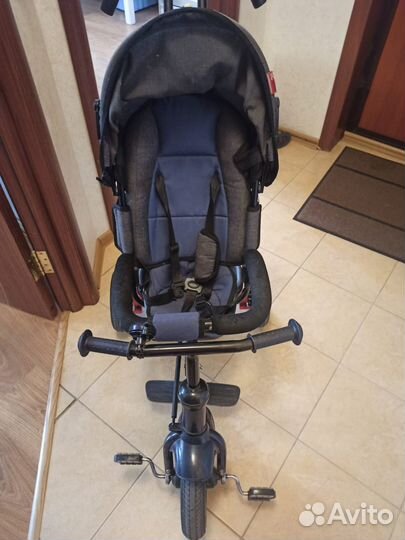 Детский трехколесный велосипед с ручкой