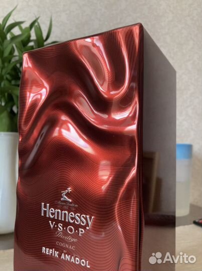 Подарочная коробка