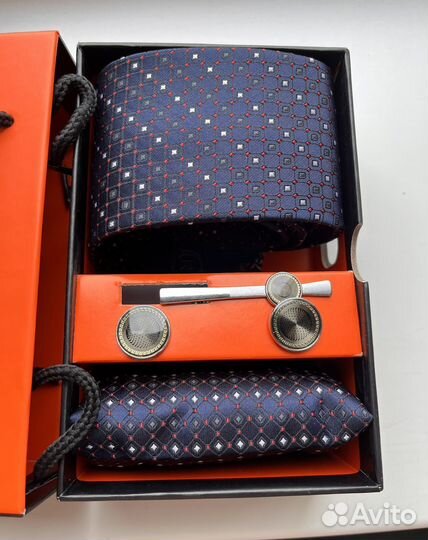 Галстук + аксессуары, подарочный набор