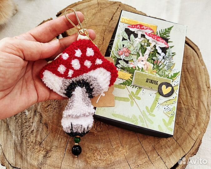 Брелок-обвес Мухомор, ковровая вышивка (punch need