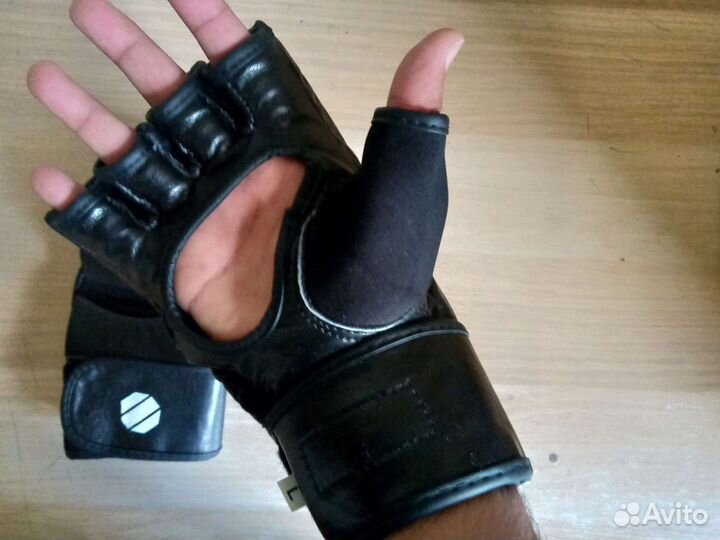 Перчатки UFC