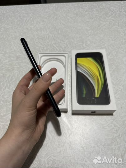 iPhone SE, 128 ГБ