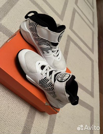 Кроссовки Nike детские 27,5