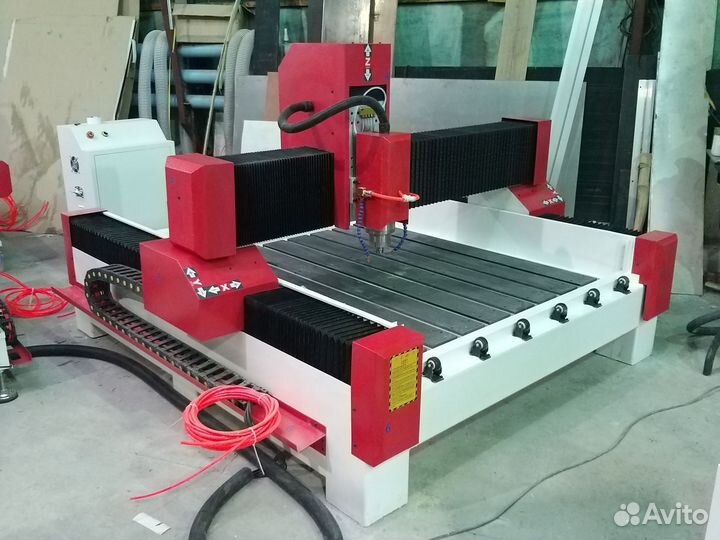Фрезерный станок чпу по камню S1315 2года гарантии