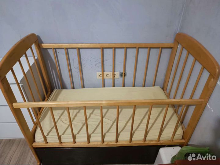 Детская кроватка