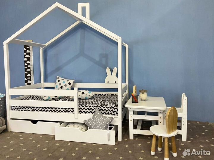 Кровать домик