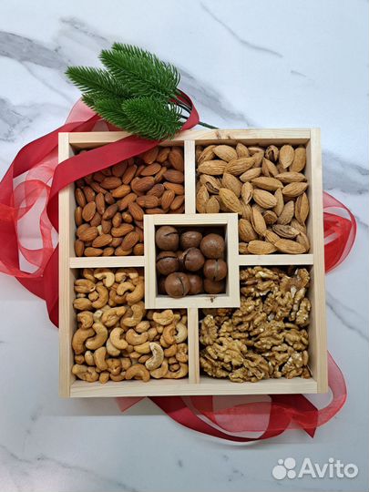 Ящик деревянный подарочный