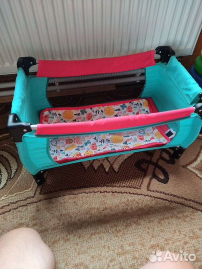 Коляска и кроватка и мебель