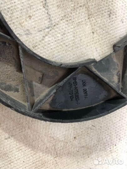 Кронштейн бампера задний Ford Focus 3