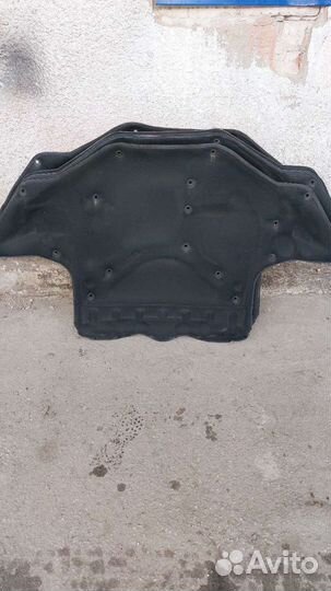 Шумоизоляция на капот Мерседес Е211