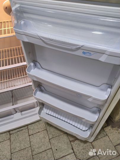 Холодильник Indesit отличное состояние