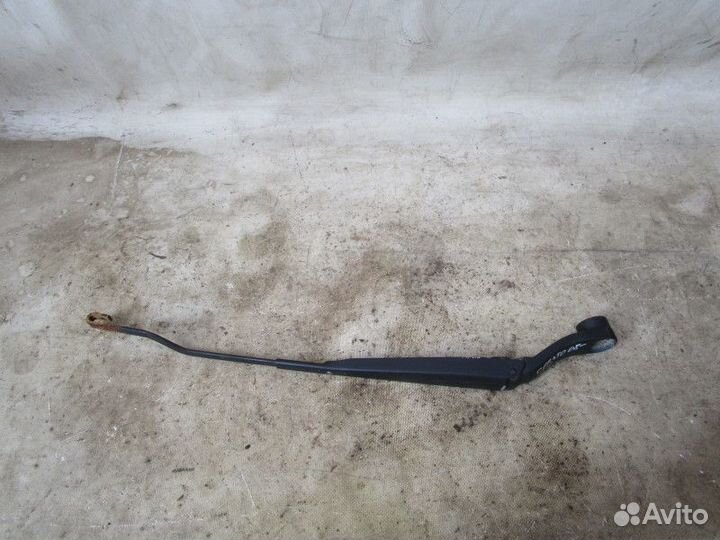 Поводок стеклоочистителя передний левый Kia Cerato