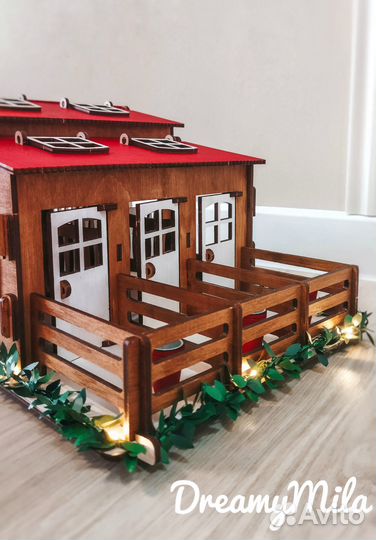 Конюшня для игрушечных лошадок