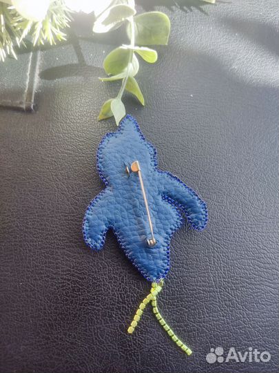 Брошь из бисера