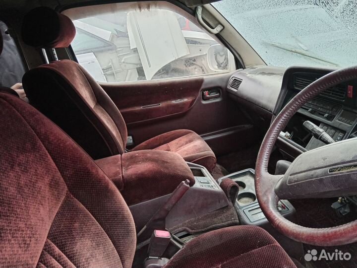 Авто в разбор на запчасти Toyota Hiace