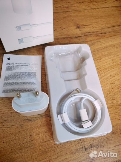 Зарядка для iPhone 20W