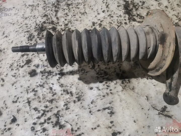 Стойка подвески передняя левая Ваз 2109 1995
