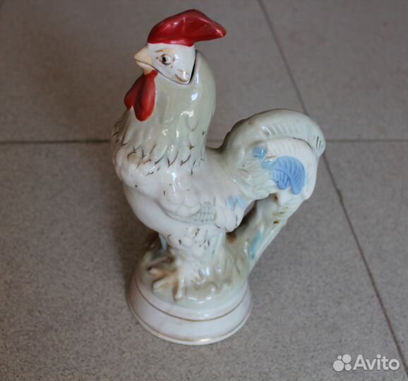Фарфоровый кувшин в форме петуха