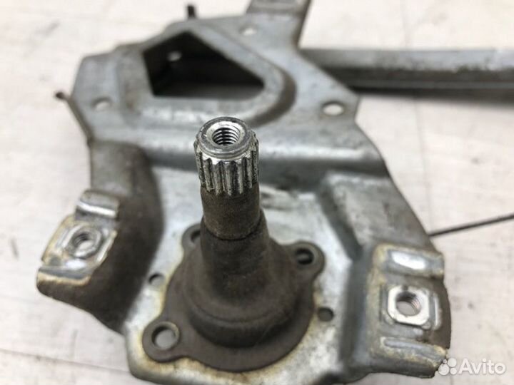 Стеклоподъемник задний левый Audi 80 B3 NE 1990