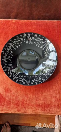 Тарелка декоративная. Керамика. Черная