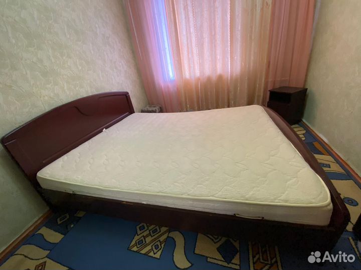 Кровать двухспальная с матрасом бу 160 200