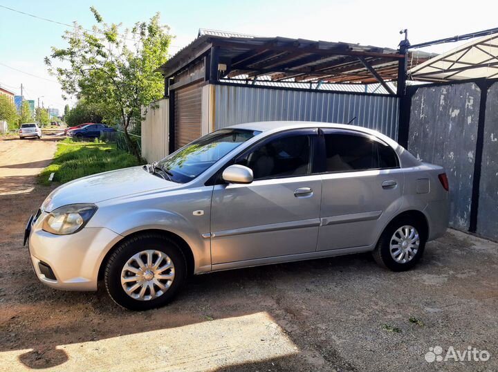 Kia Rio 1.4 AT, 2011, 196 000 км