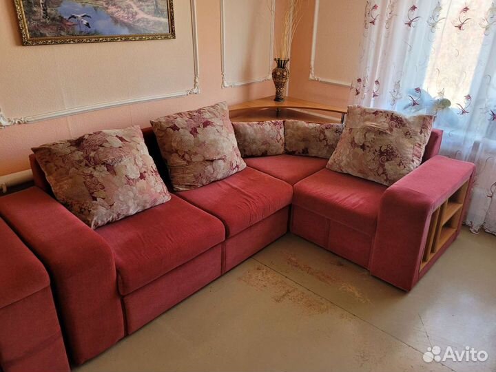 Диван с креслом