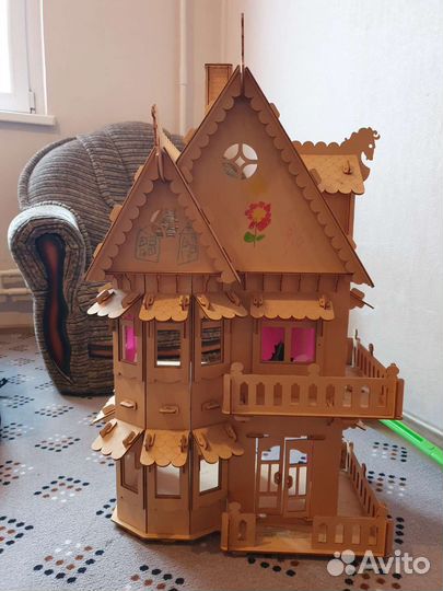 Домик кукольный
